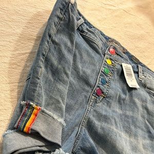 Torrid Size 20 Rainbow button Jean shorts